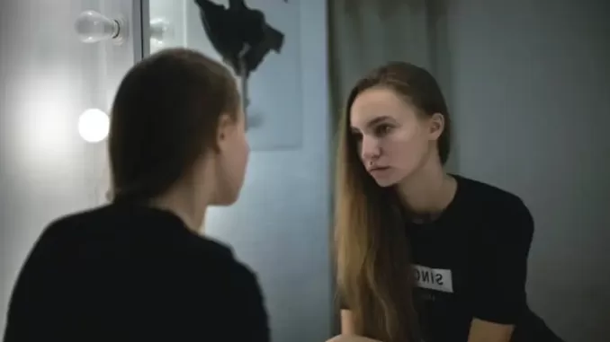 talk-to-yourself-in-mirror-768x512.jpg